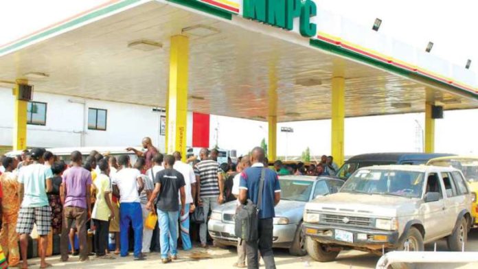 Federal Government Reduces Fuel Price To N125