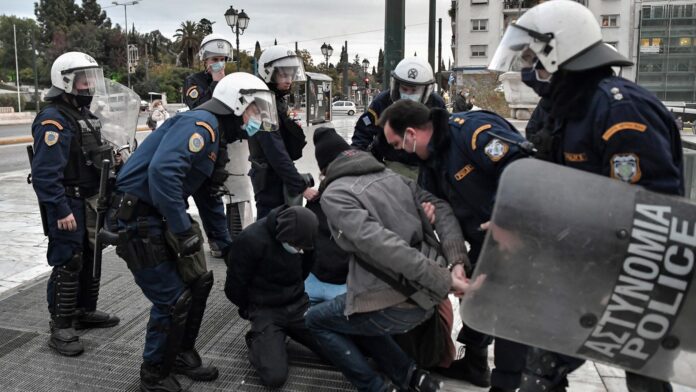 Greek Police Personnel Charged With Assaulting Asylum-Seekers
